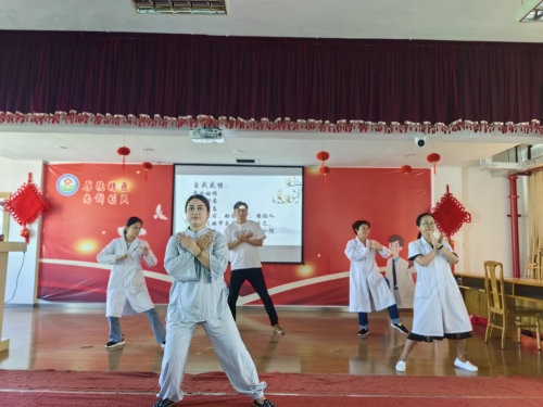 （20231030區(qū)中醫(yī)醫(yī)院）規(guī)范化診療、中醫(yī)傳統(tǒng)功法進衛(wèi)生院3.jpg